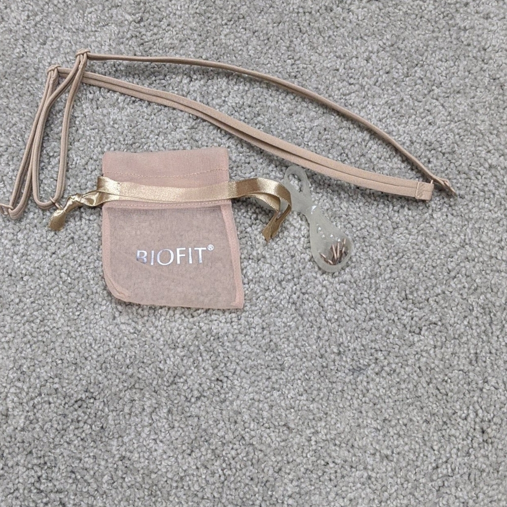 Victoria Secret Strapless Bra - Picture 5 of 5